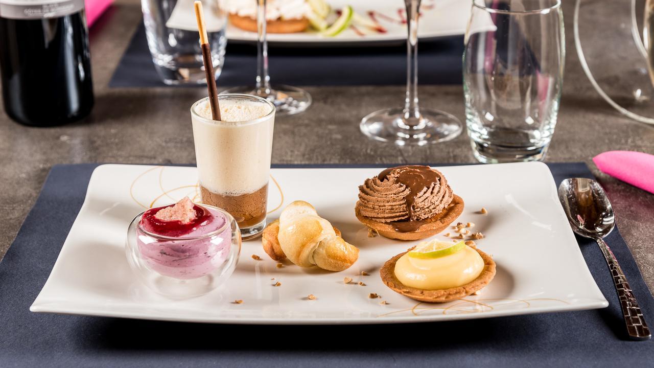 Hotel Restaurant L'Evidence Neufchâteau Dış mekan fotoğraf